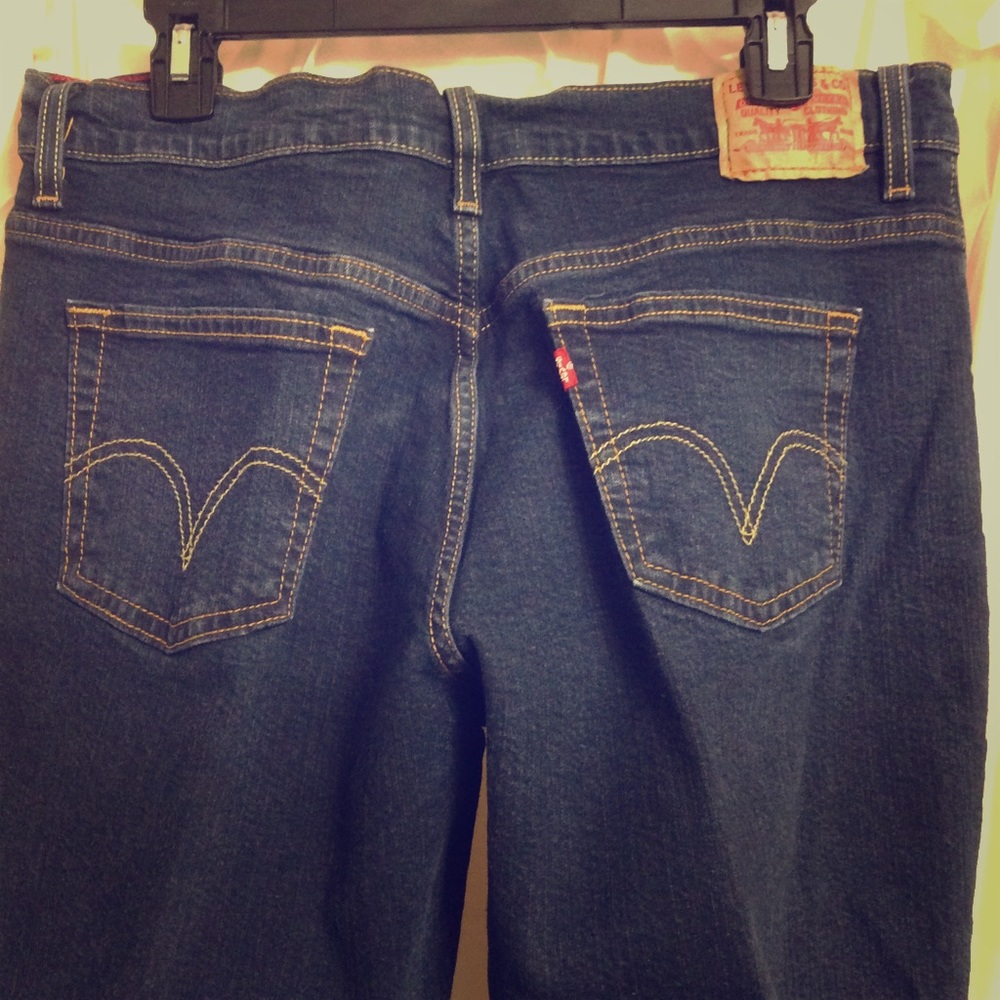 Levi dark blue wash Comfortable stretch. 30”inseam